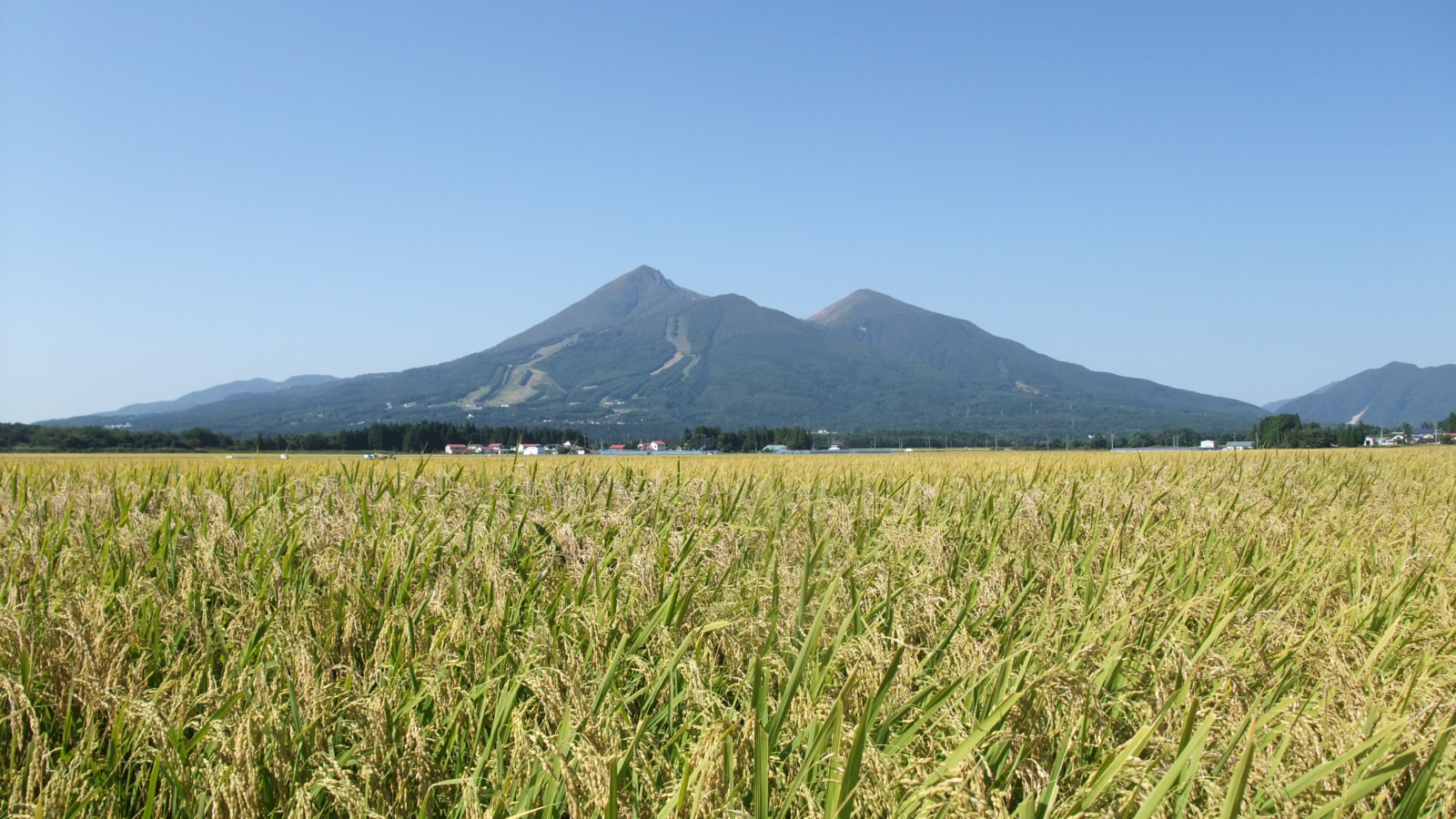 秋の磐梯山